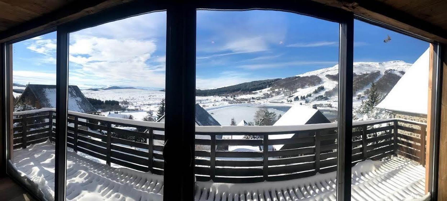 Rental Chalet super Besse - Magnificent view of Super Besse under the snow