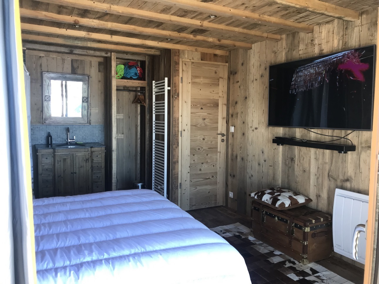 Chalet Super Besse - Double bedroom, Old Wood decoration on the ground floor