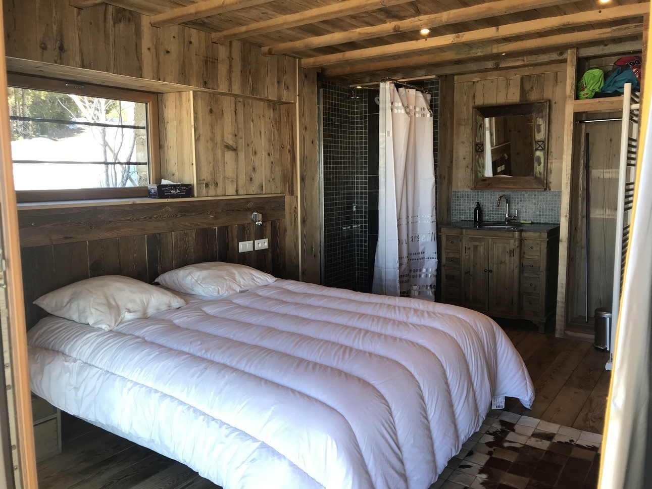 Chalet Super Besse - Double bedroom, Old Wood decoration on the ground floor