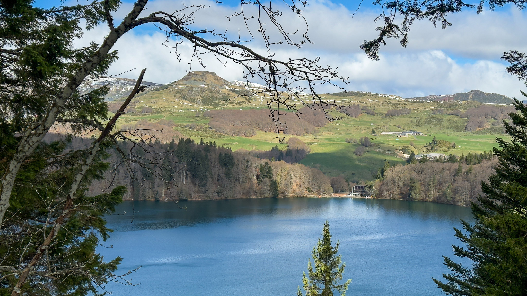 From Lac Pavin to Puy de Chambourguet