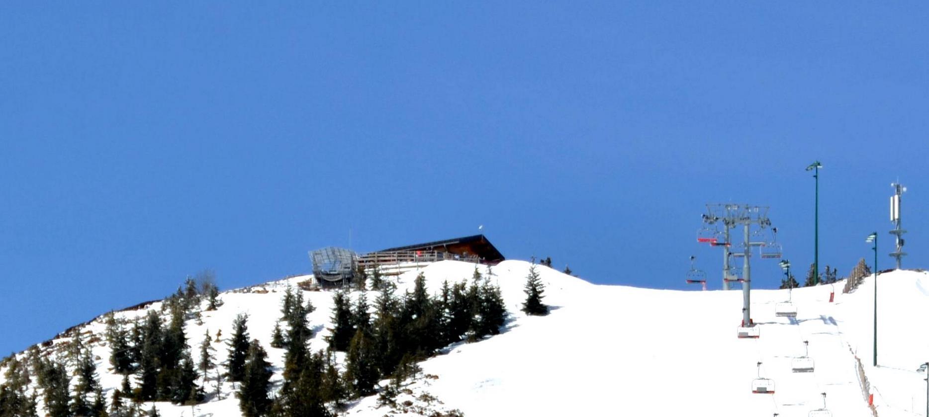 Super Besse - start of the zipline and restaurant on the slopes