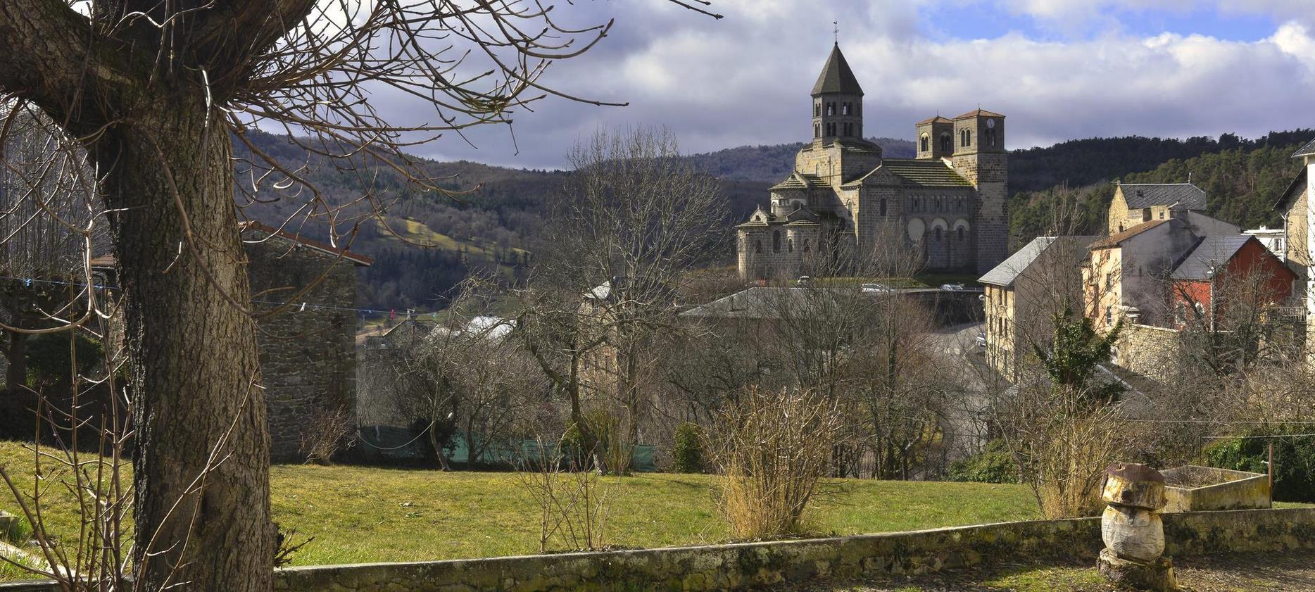 Saint Nectaire - view of the village of Puy de Dôme