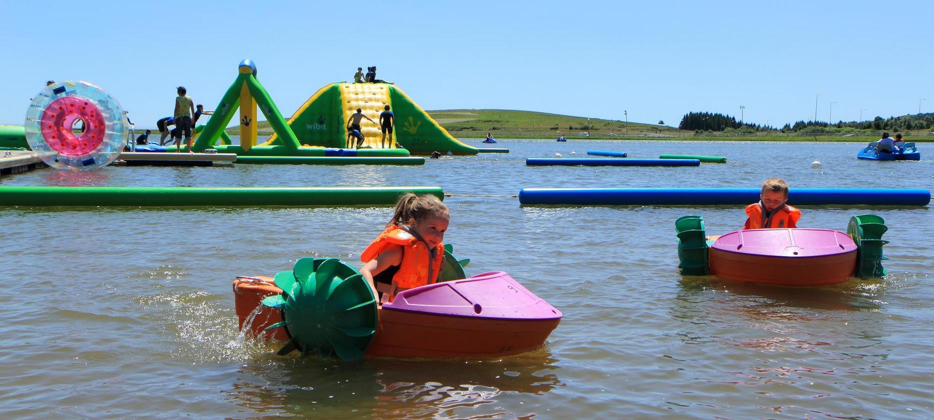 Pedalos for the little ones - Super Besse - Lac des Hermines