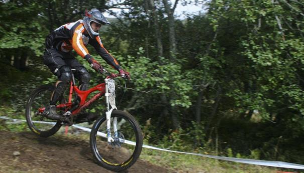 Downhill biking on the slopes of Super Besse