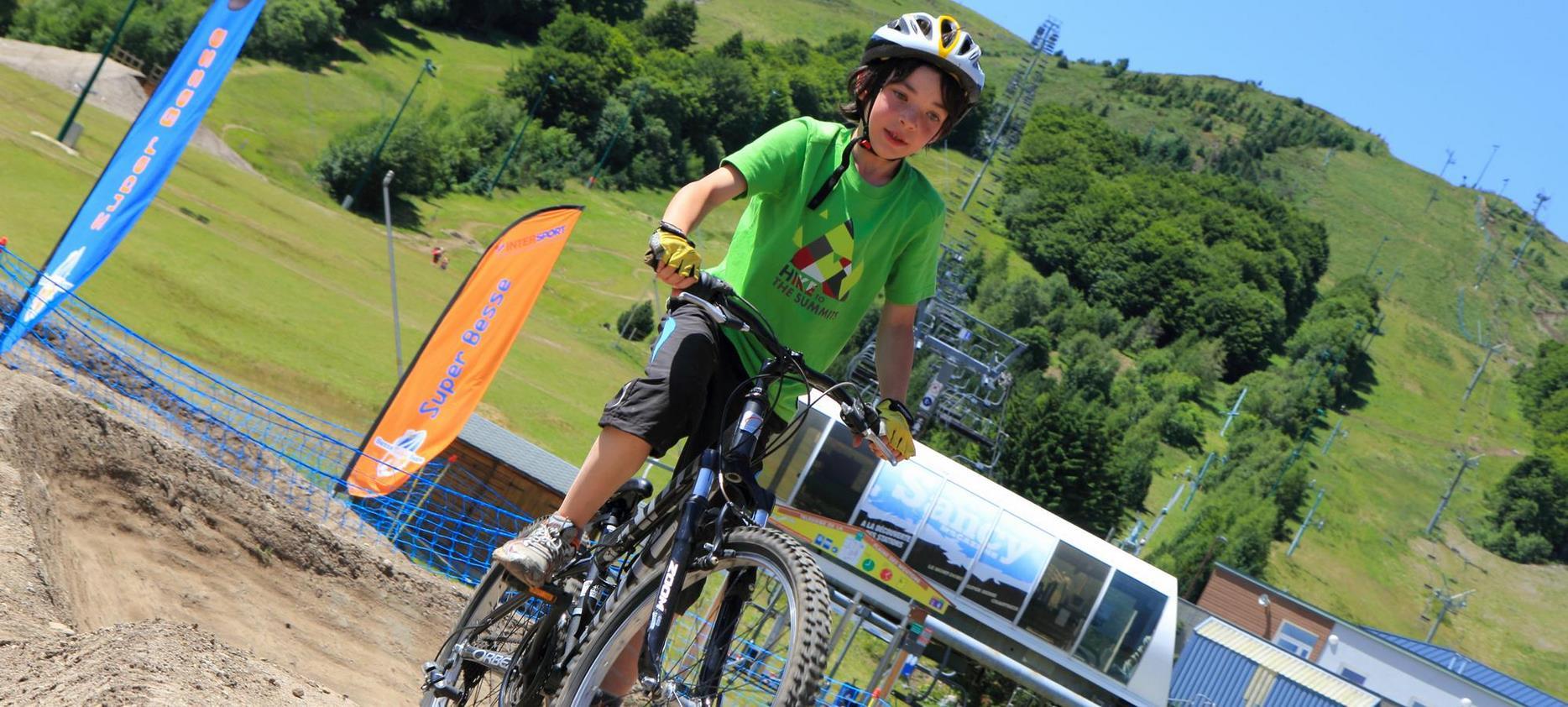 Mountain biking, exercise at Velo a Super Besse