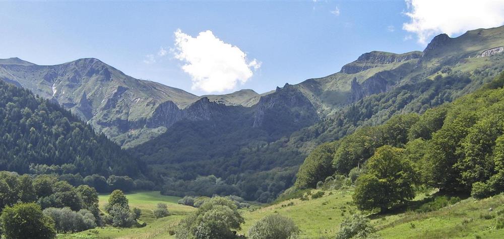 Super Besse - panorama of the Chaudefour Valley