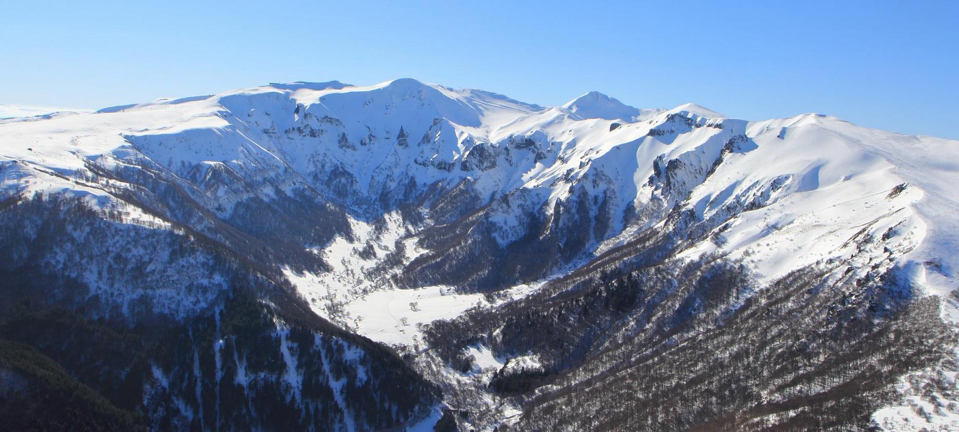 Super Besse - The Chaudefour valley under the snow