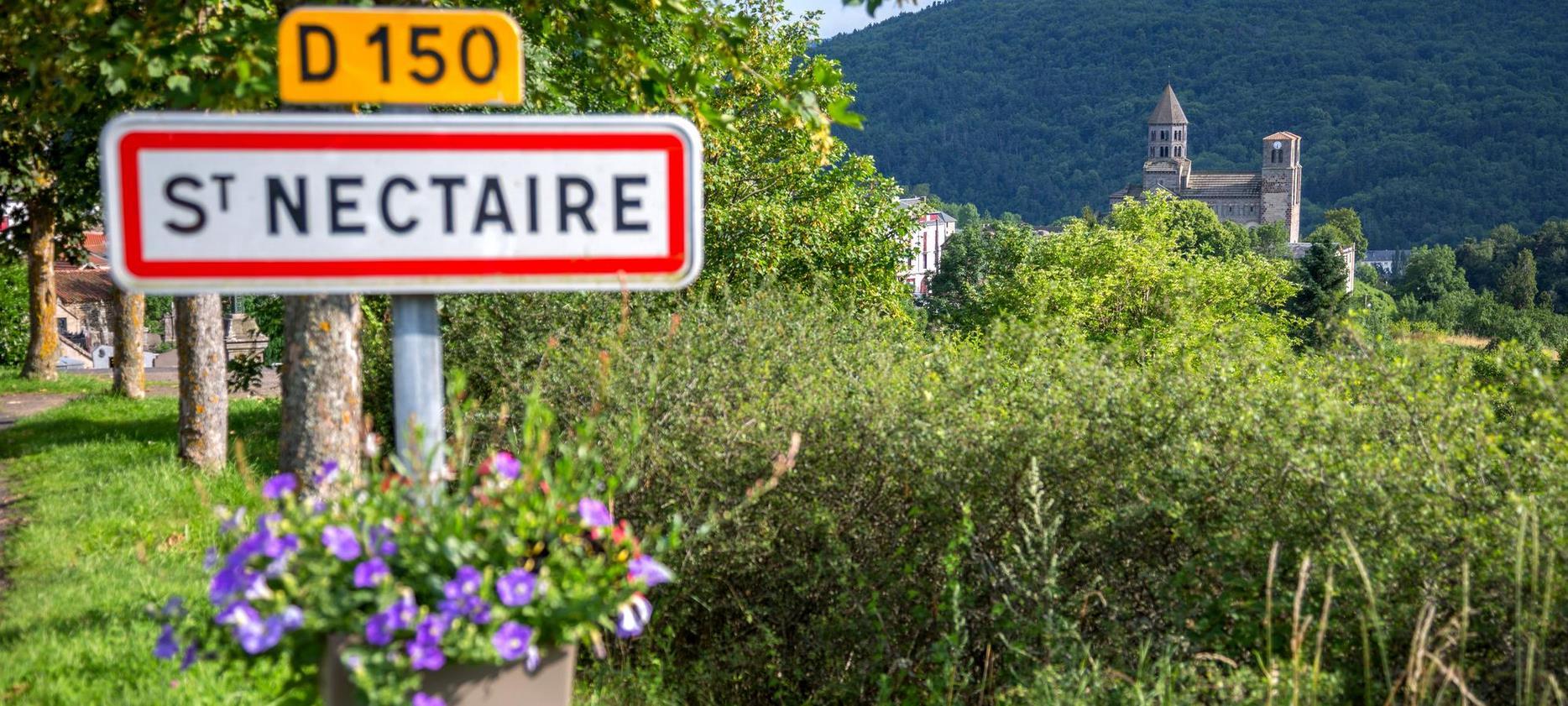 Super besse - Arrival in Saint Nectaire in Auvergne