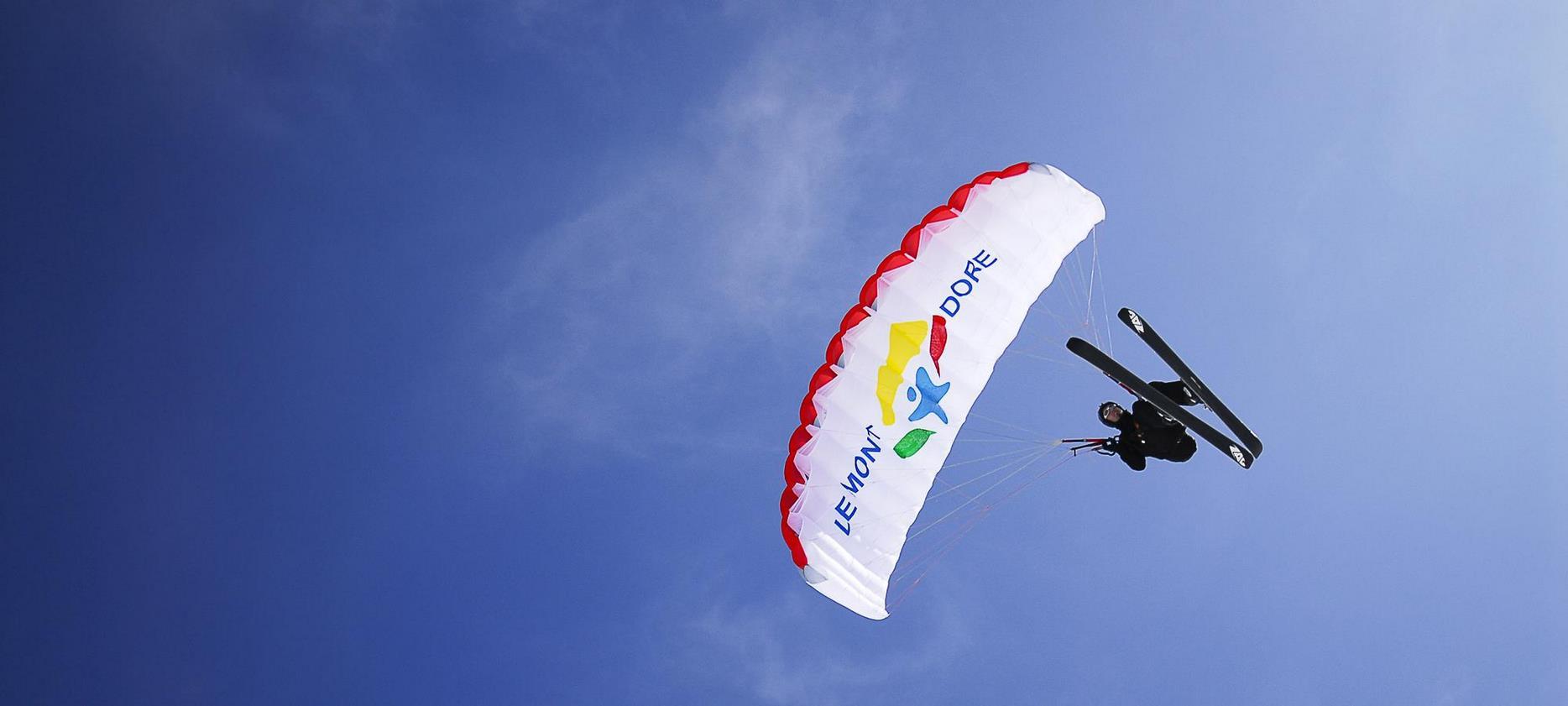Super Besse - Paragliding at Mont dore on Skis