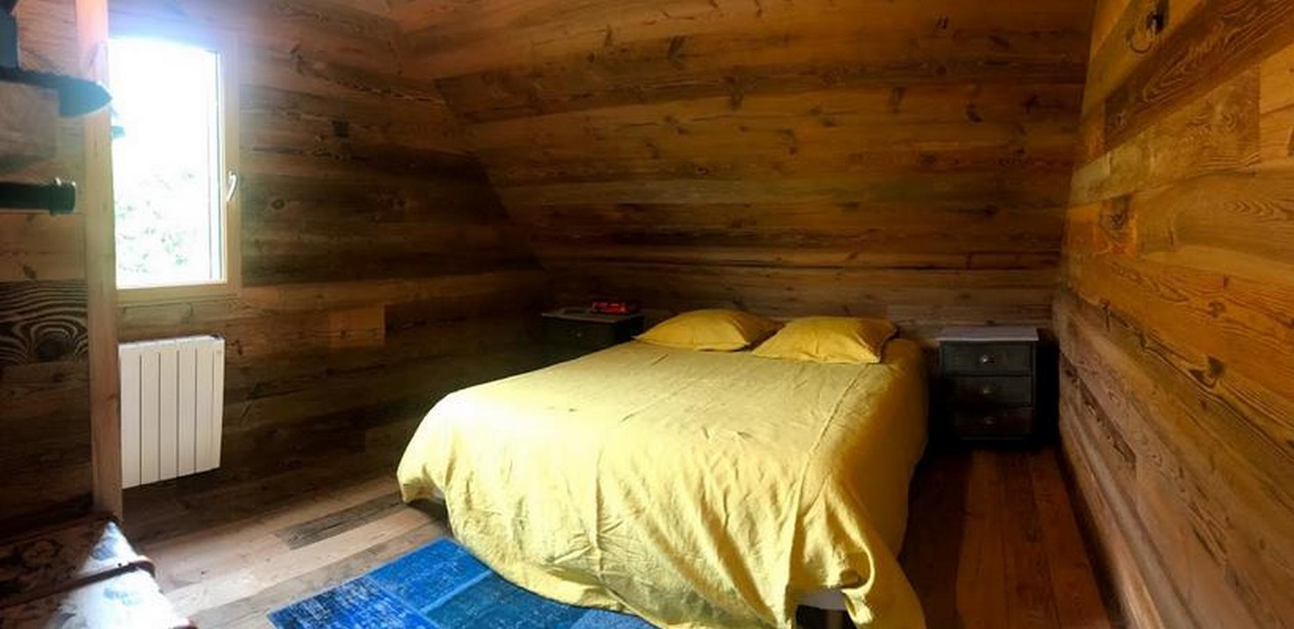 Chalet super Besse for rent, Large Double room 1/2 person