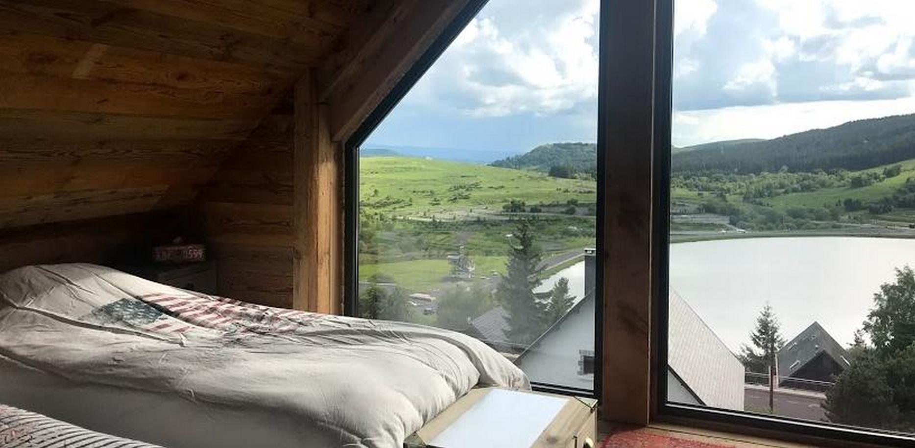 Chalet l'anorak in Super Besse - Room with breathtaking view of Lac des Hermines