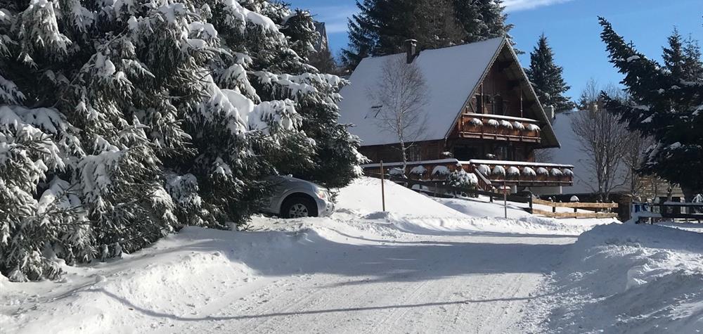 Chalet l'Anorak in Super Besse - the chalet car park