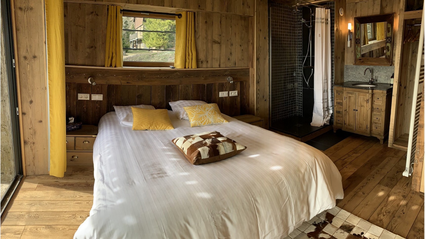 Chalet Super Besse, chalet l'Anorak, bedroom the waterfall overview
