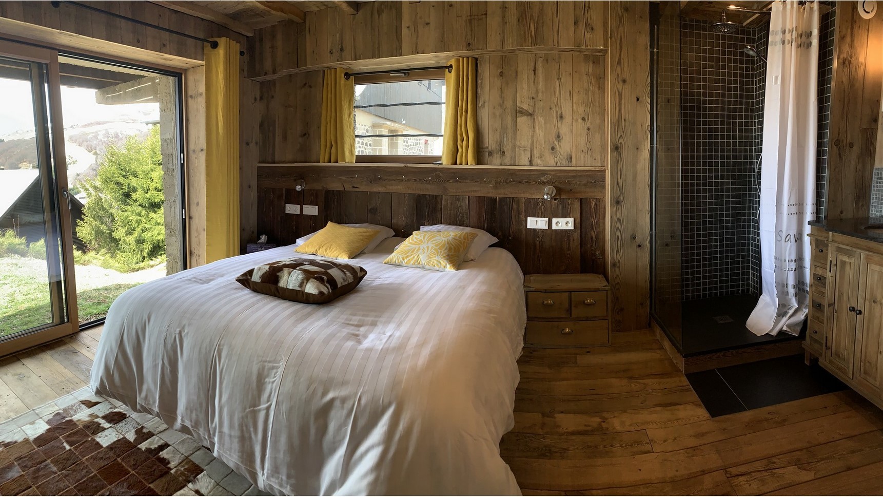 Chalet Super Besse, chalet l'Anorak, bedroom the waterfall overview