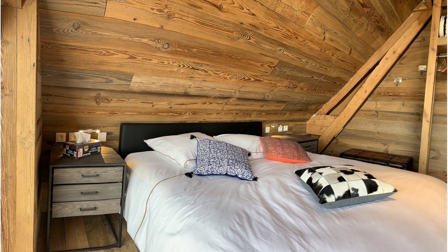 Super Besse chalet, Anorak chalet, Val d'Enfer bedroom, King size bed