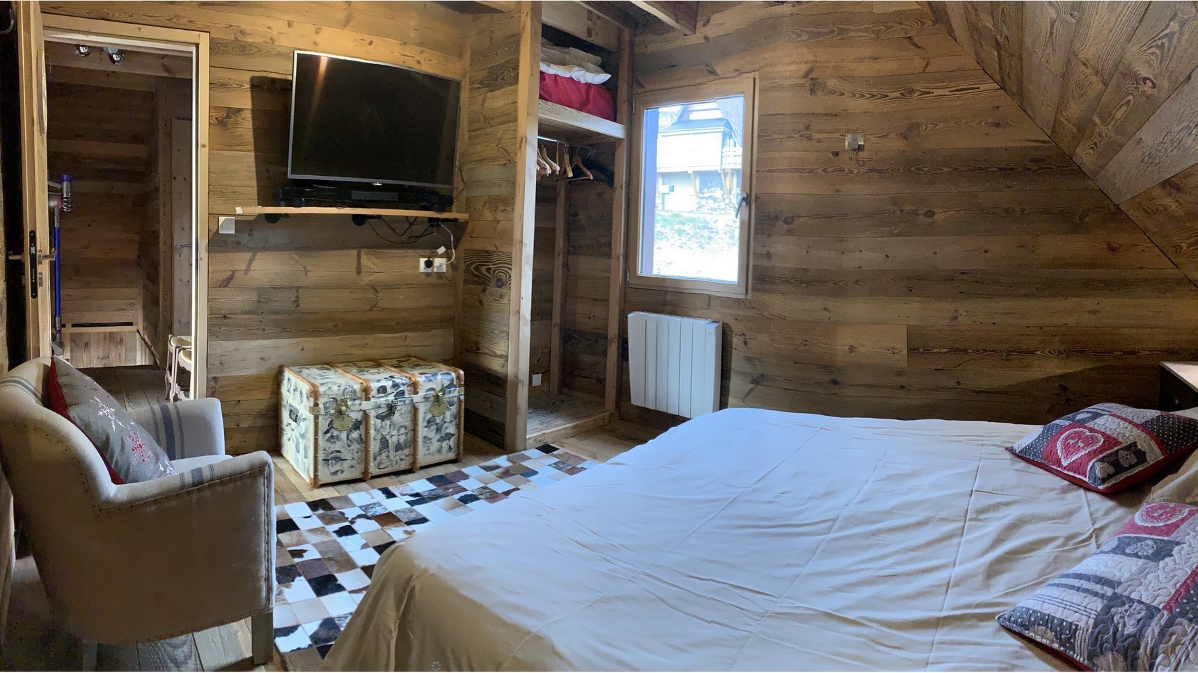 Super Besse chalet, Anorak chalet, Tyrolean room, screen and storage