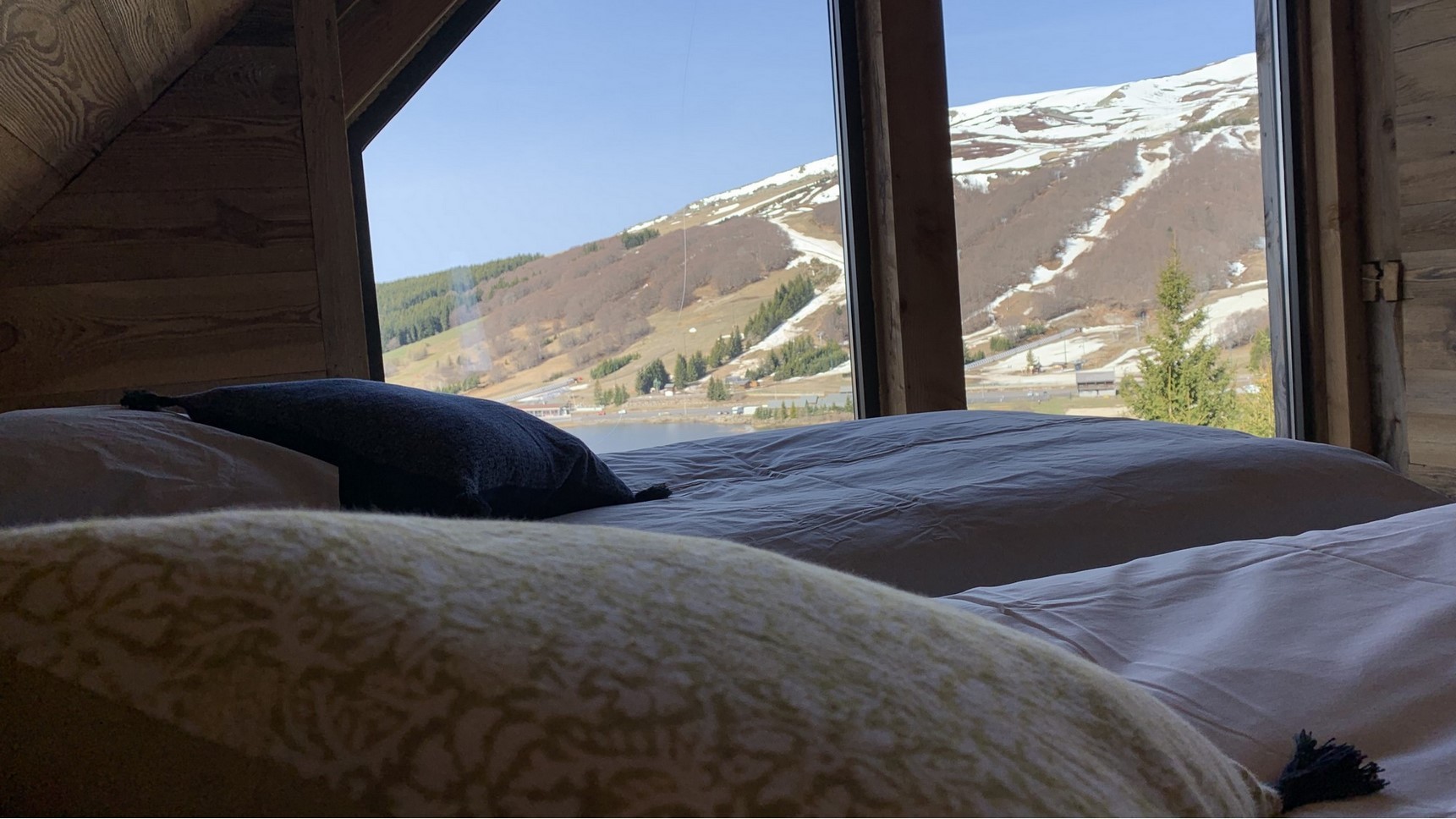 Super Besse chalet, Anorak chalet, Bois Joli room, view of the slopes