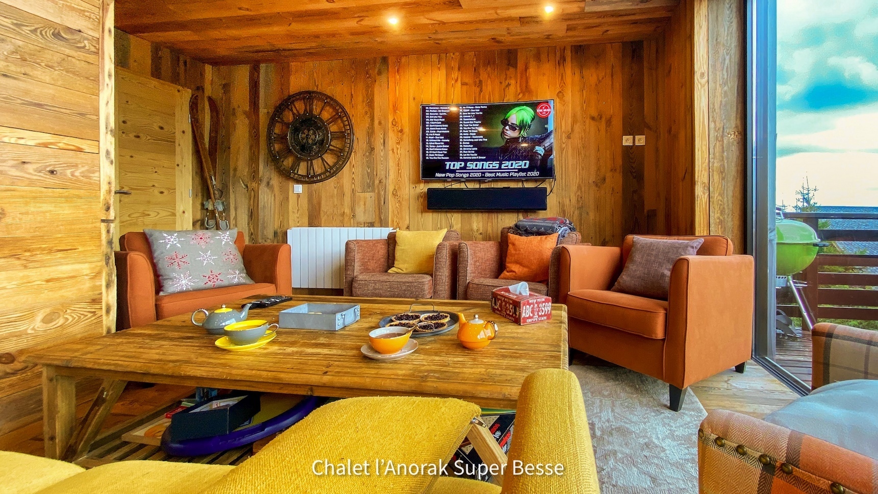 Chalet l'Anorak in Super Besse, the Chalet Lounge