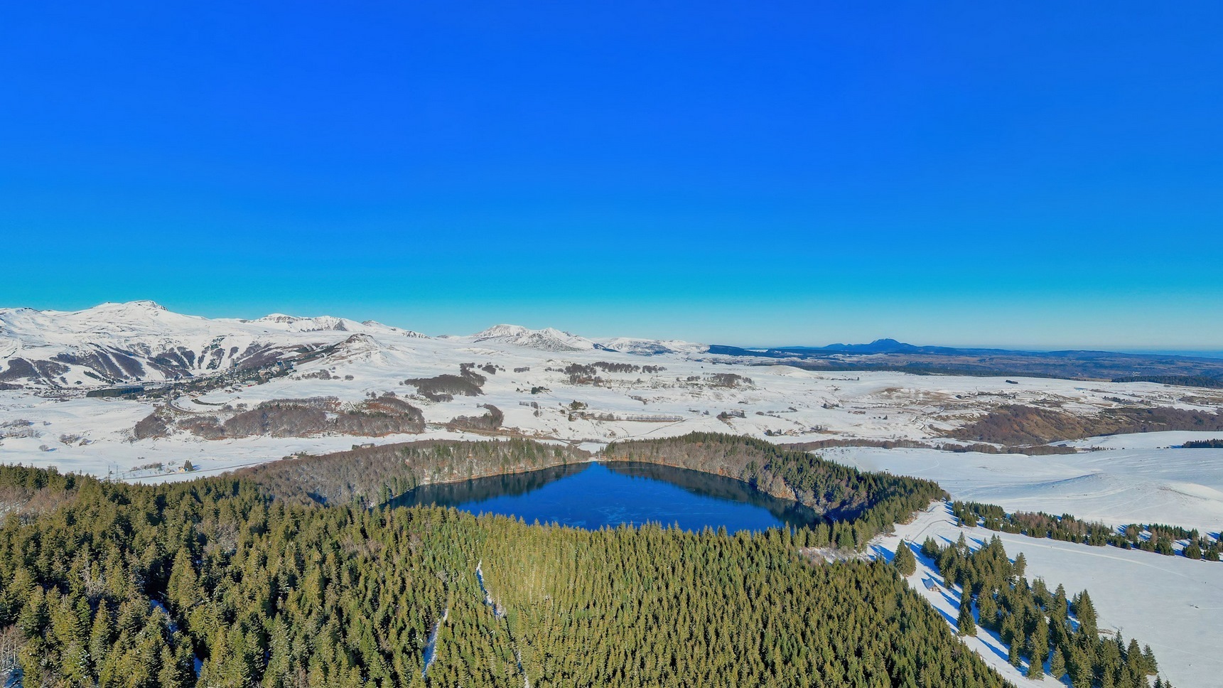 Lac Pavin - Lake seen from the sky