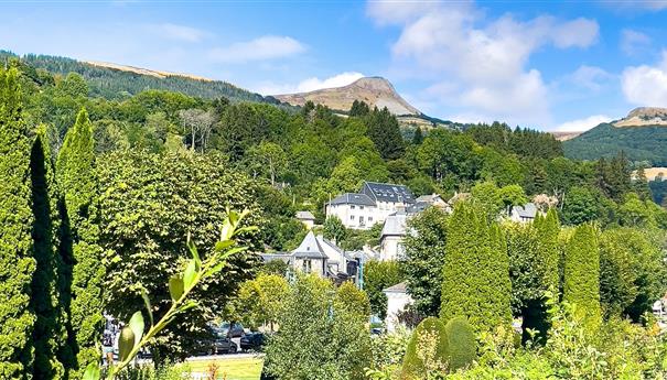 La Bourboule dominated by the Banne d'Ordanche