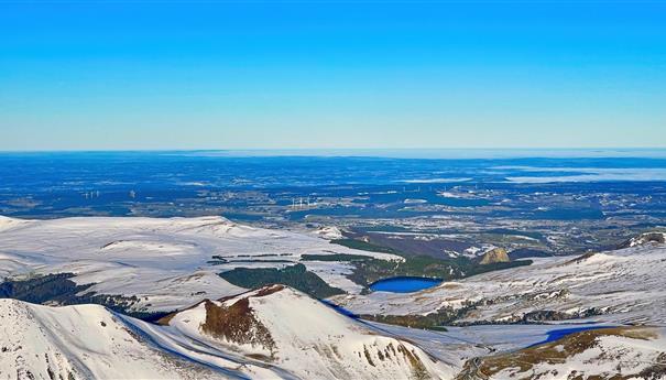 Auvergne Montgolfiere - Lake Guery and the Massif adventif in a hot air balloon