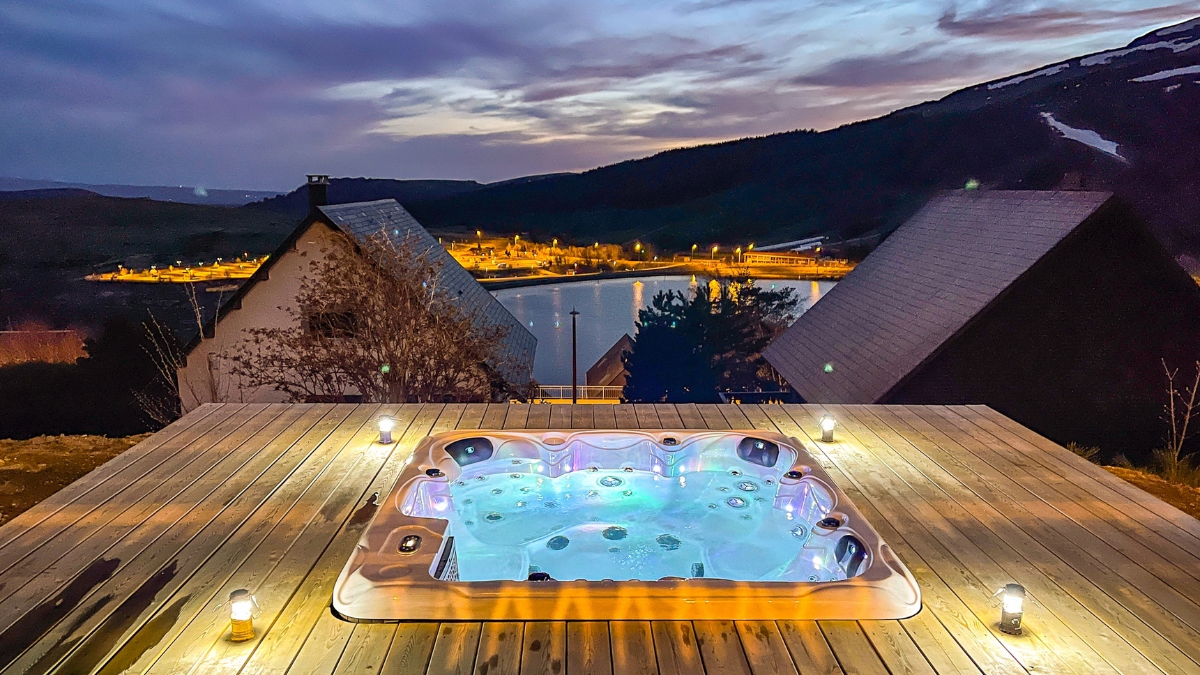 Chalet with jacuzzi in Super Besse with light therapy