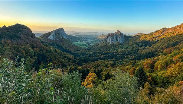 The Tuilier and Sanadoire rocks in the colors of Autumn