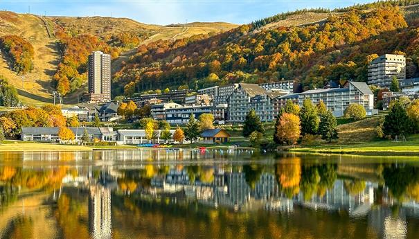 Super Besse, the magnificent colors of Autumn on the Lac des Hermines in Super Besse