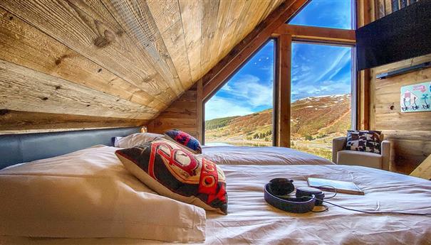 Chalet with a view of the Massif du Sancy, chalet for 10 people super Besse