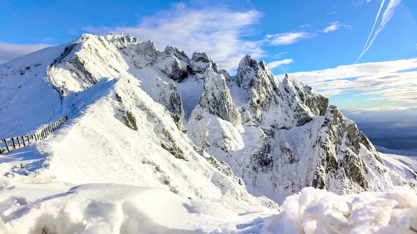 The Aiguilles du Puy de Sancy under the snow in November 2022
