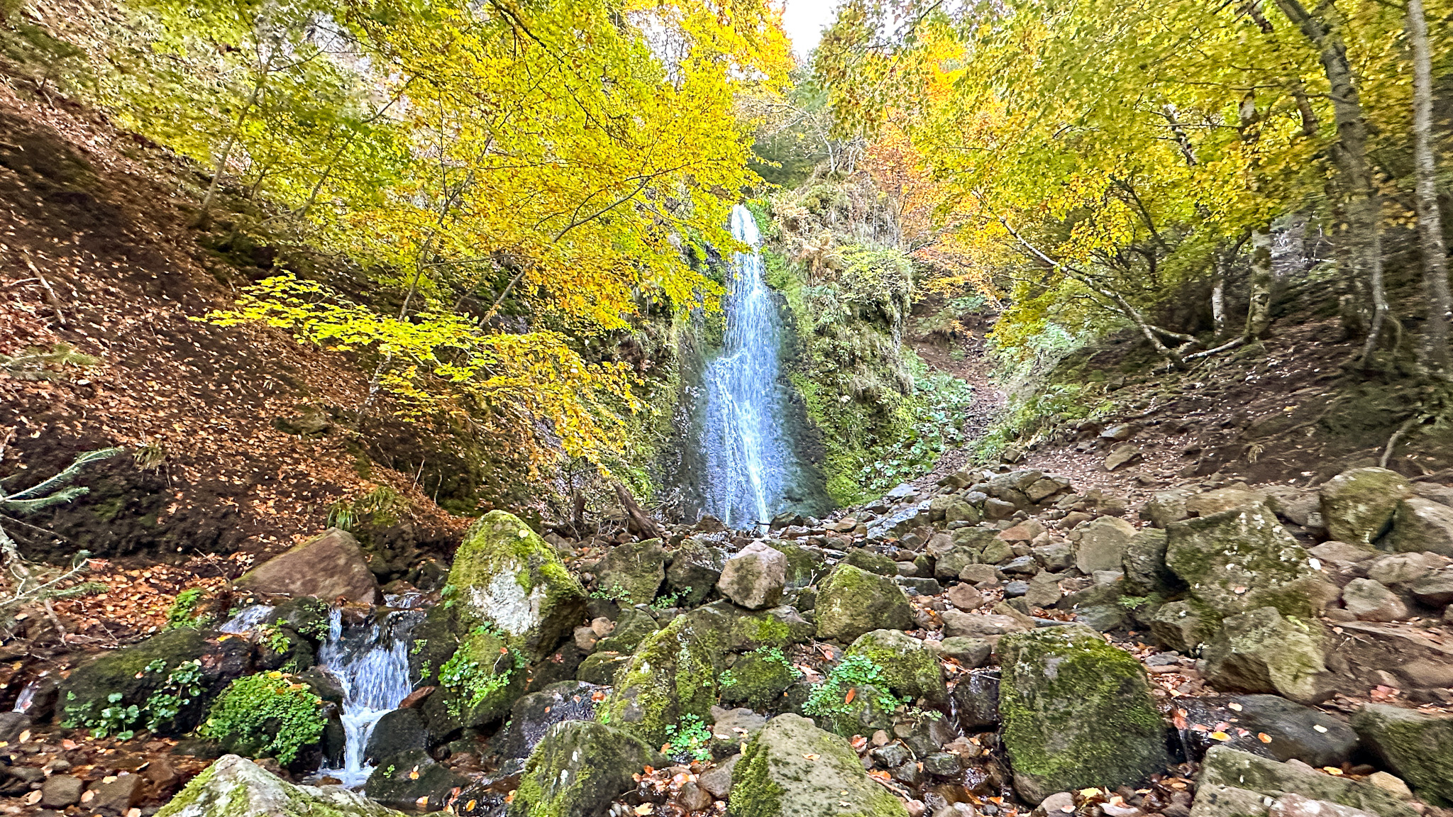 Chaudefour Valley, pretty waterfall in Autumn