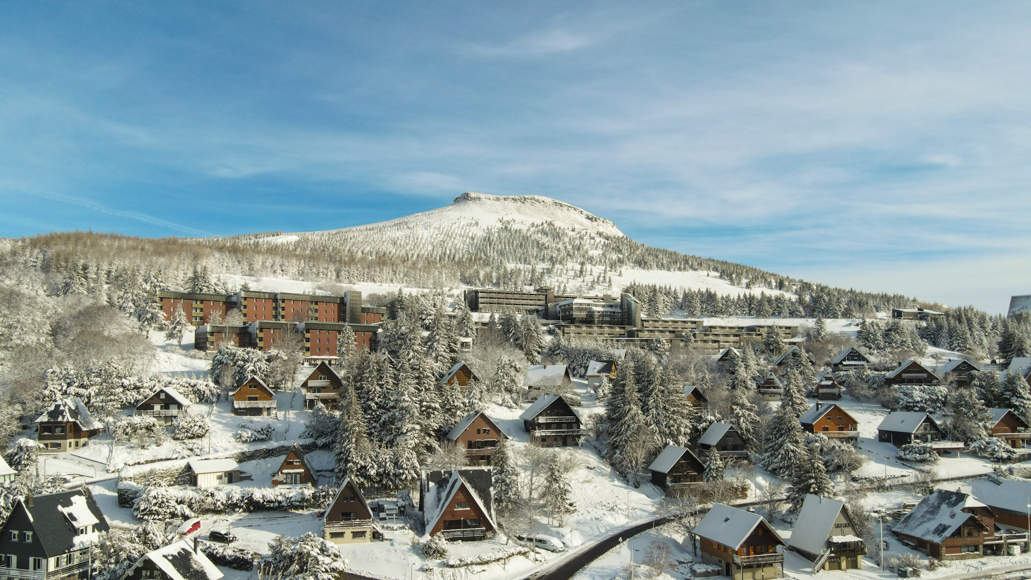 Super Besse seen from the sky, the snowy Puy du Chambourguet