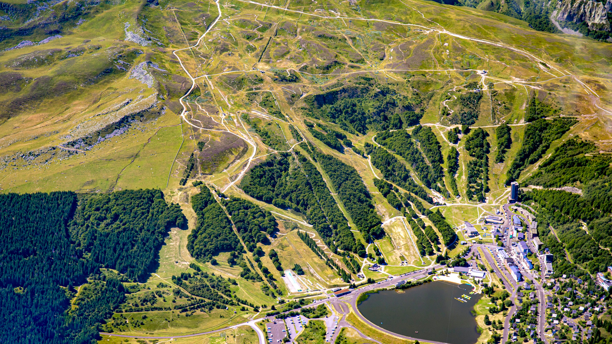 The ski resort of Super Besse, Lac des Hermines and the hiking trails to Puy de Sancy