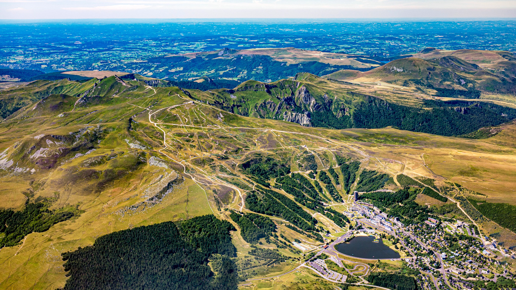 From Super Besse to Puy de Sancy, view of the Chaudefour Valley, Puy Ferrand and Puy de Sancy