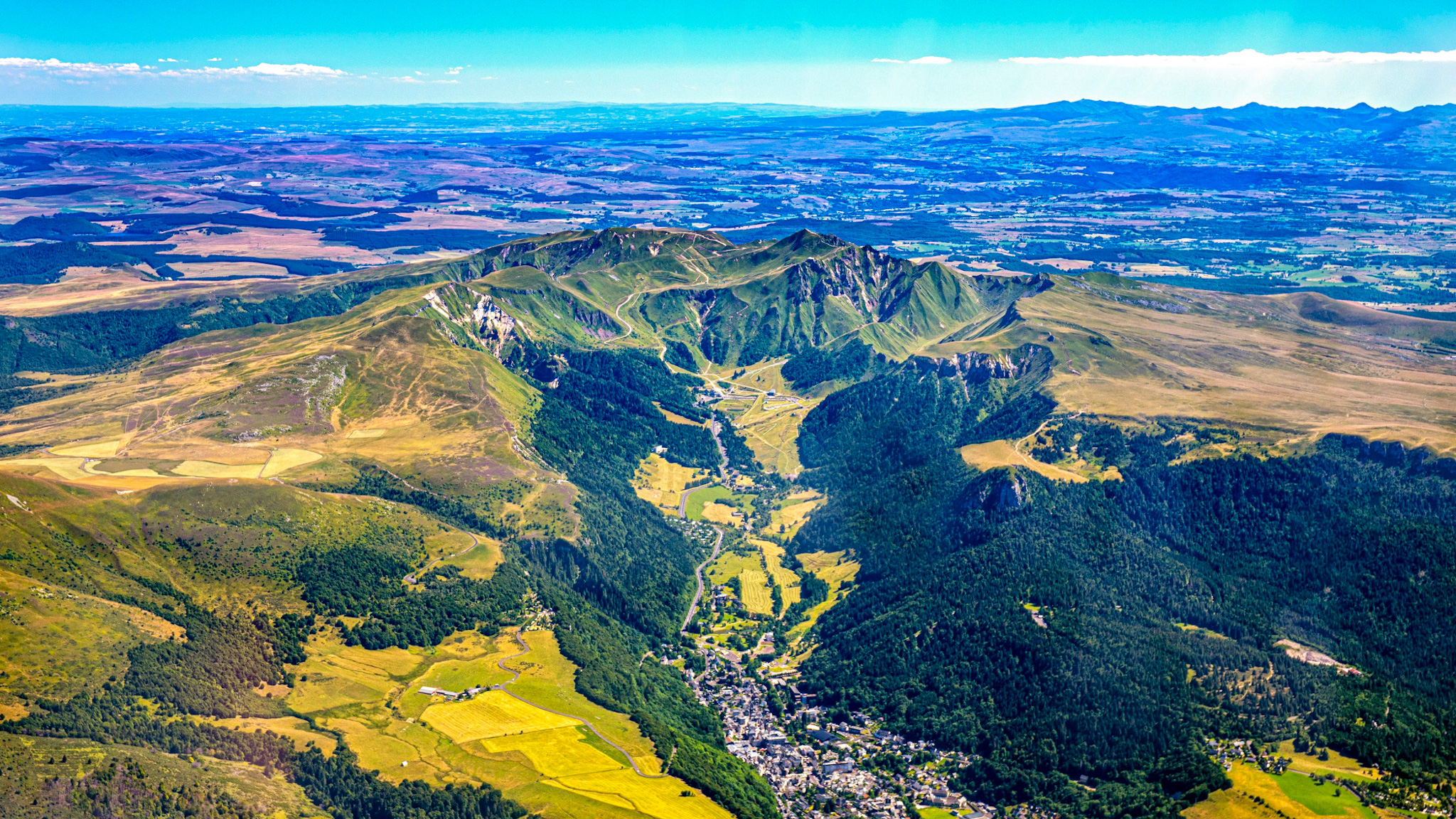 Monts Dores, from Puy de Sancy to Mont Dore and the Dordogne Valley