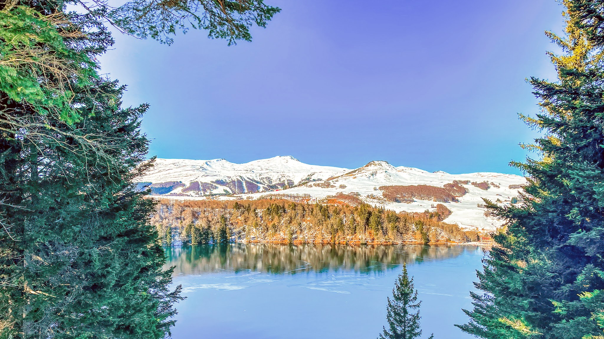 Massif Central, Lac Pavin, nice view of the Massif du Sancy