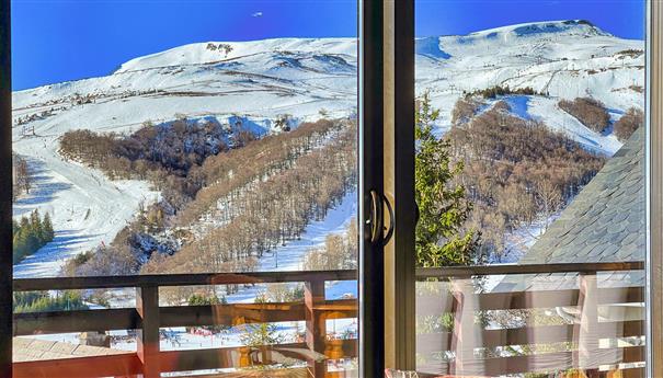 Chalet l'Anorak Super Besse, beautiful view of the ski slopes