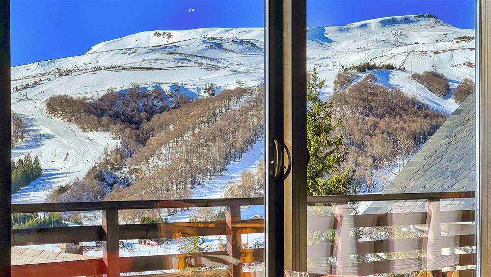 Chalet l'Anorak Super Besse, beautiful view of the ski slopes