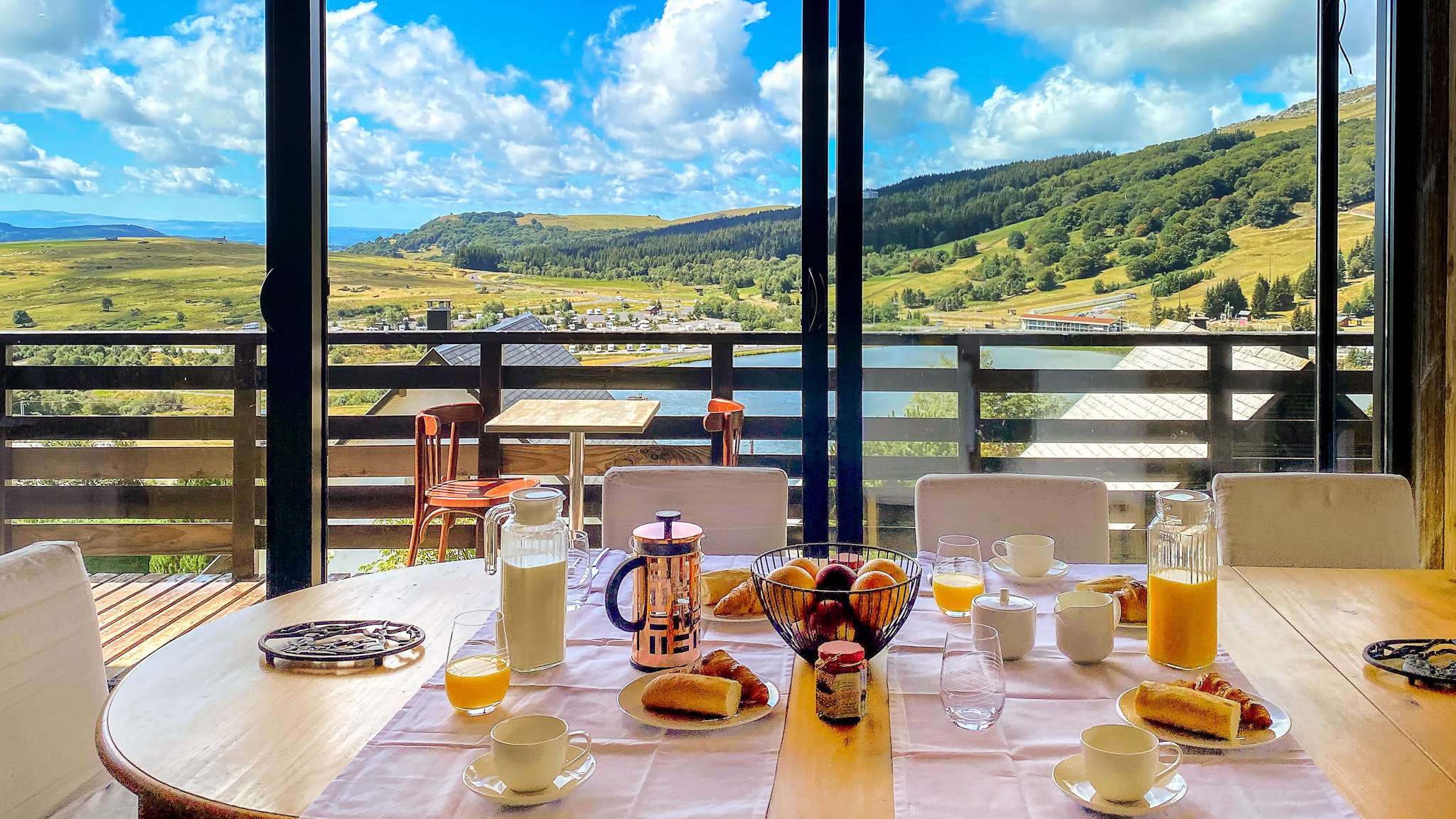 Chalet l'Anorak Super Besse - breakfast with a view