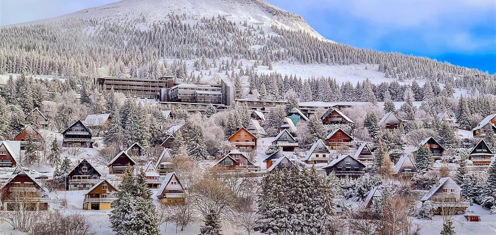 Chalet l'Anorak Super Besse, the Village of Chalets after the snowfall