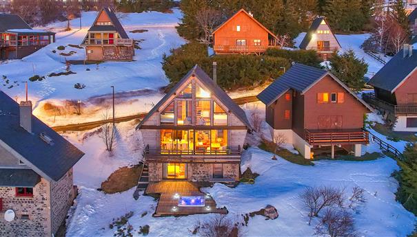 Chalet in Super Besse with Spa