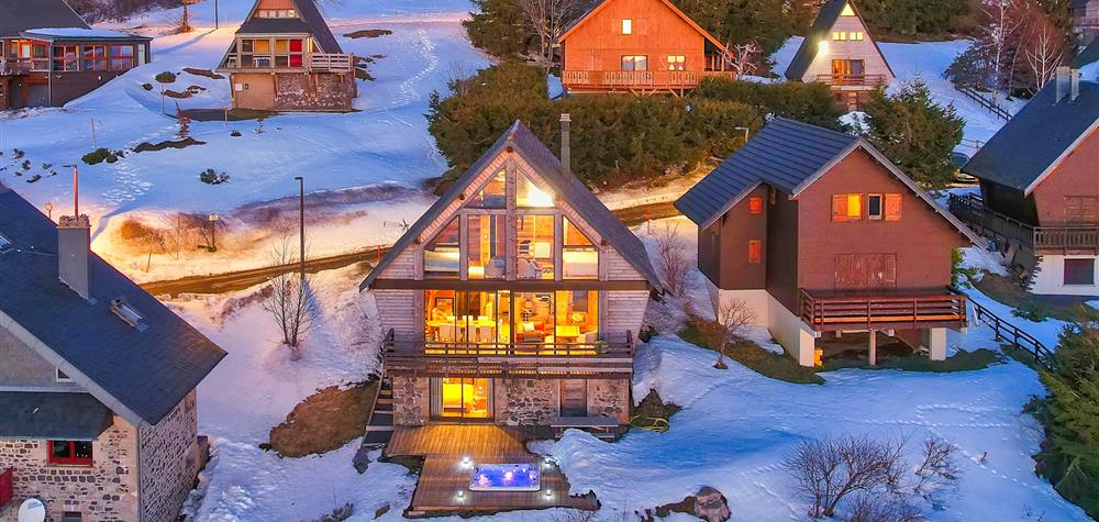 Chalet in Super Besse with Spa