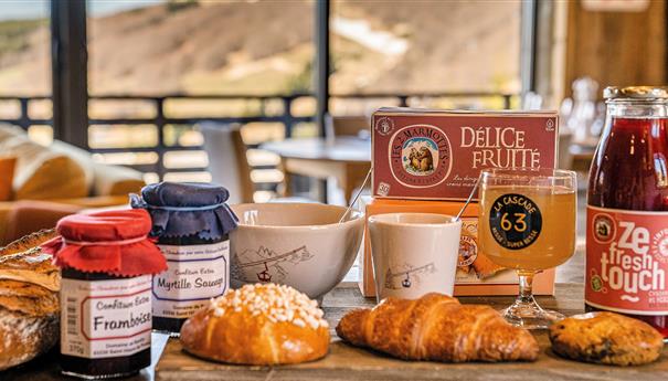 Chalet l'Anorak Super Besse, a breakfast