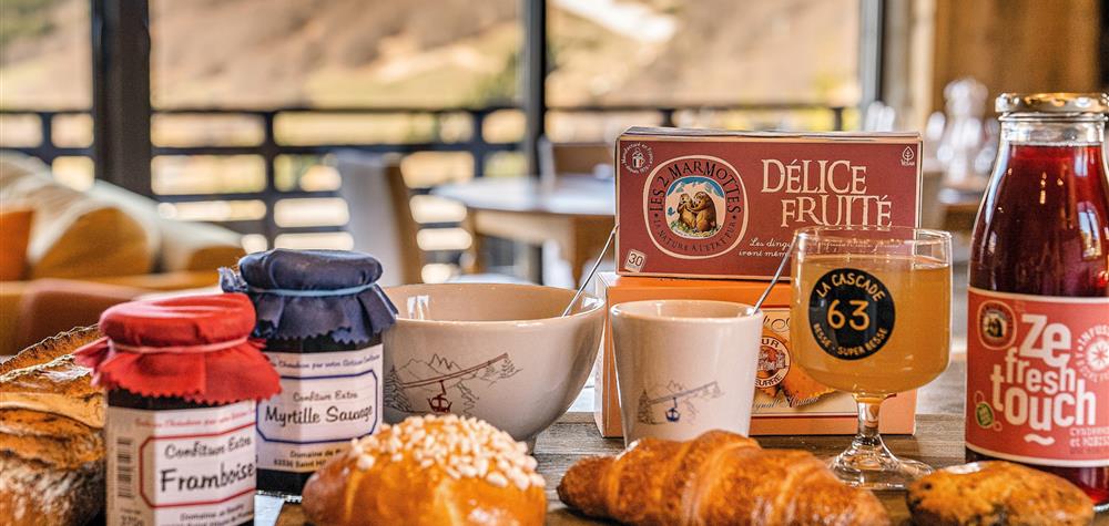 Chalet l'Anorak Super Besse, a breakfast