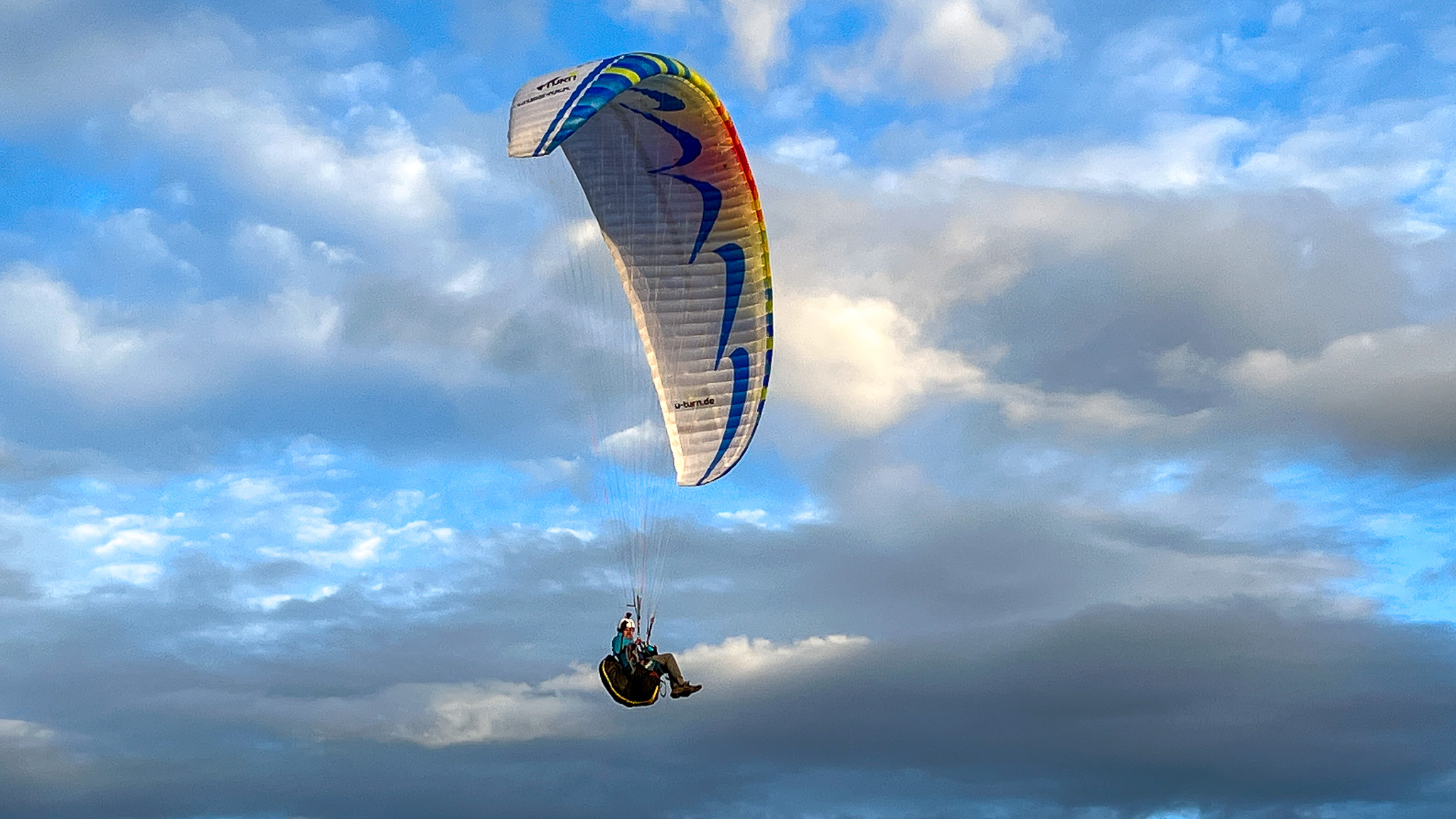 A paraglider at the top of the Puy de Dôme