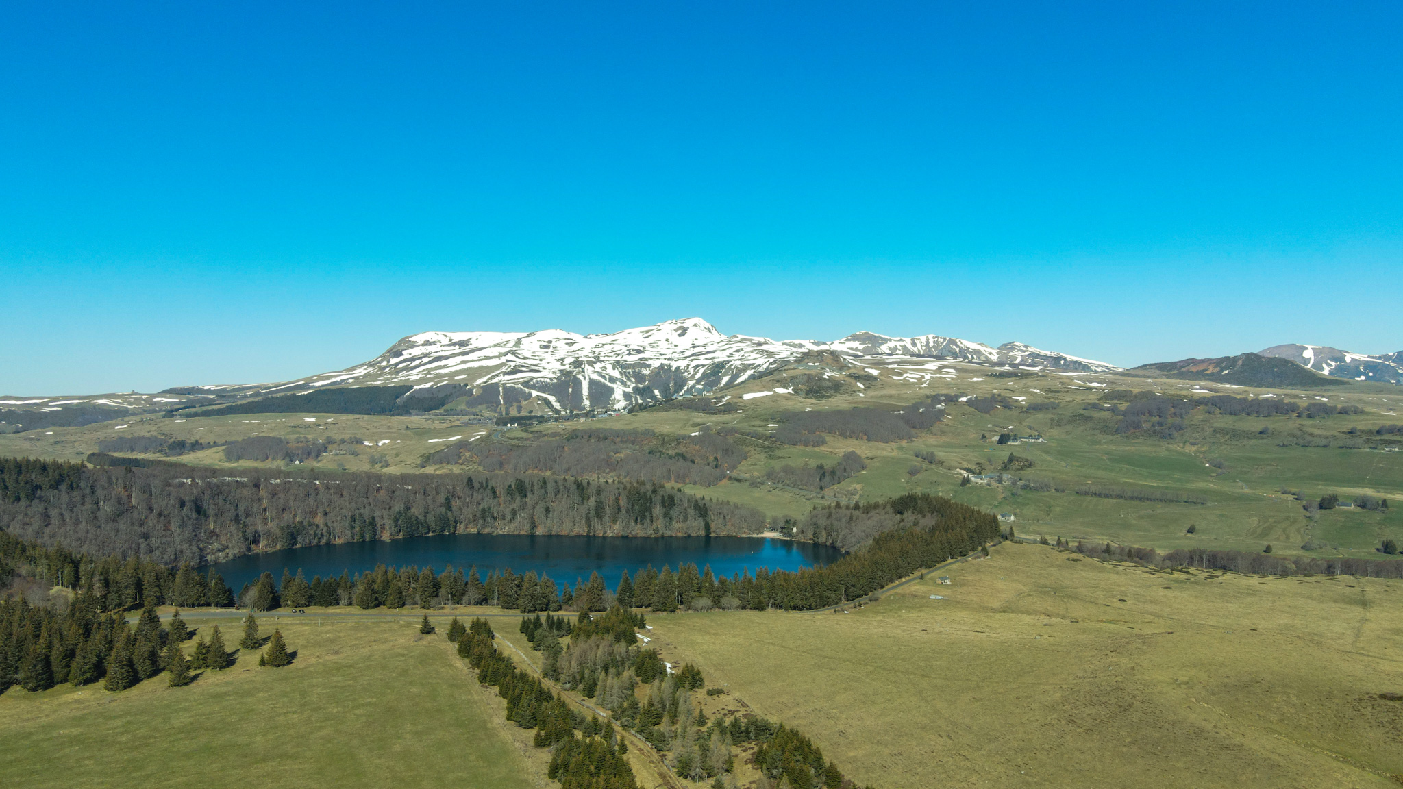 Lac Pavin and the last snow on the Massif du Sancy