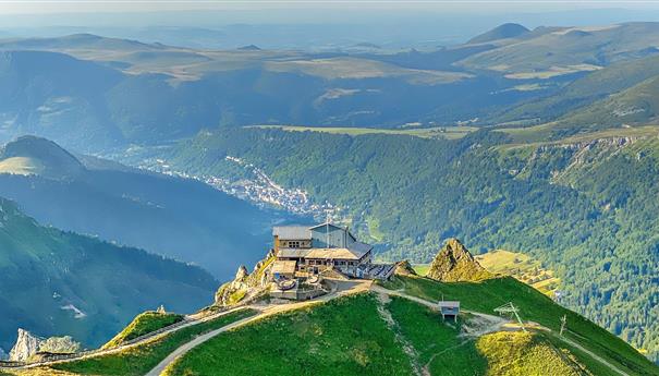 The Crêtes du Sancy, Puy de Sancy, panorama of Mont Dore and the Massif Adventif
