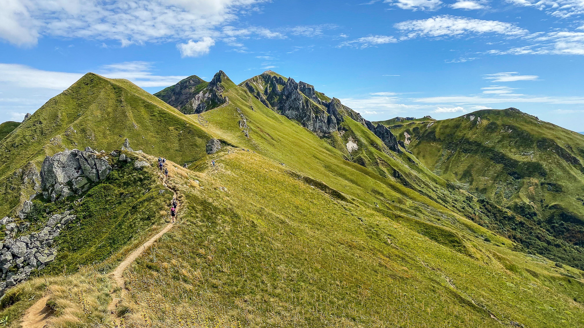 The ridge path towards Puy de Sancy