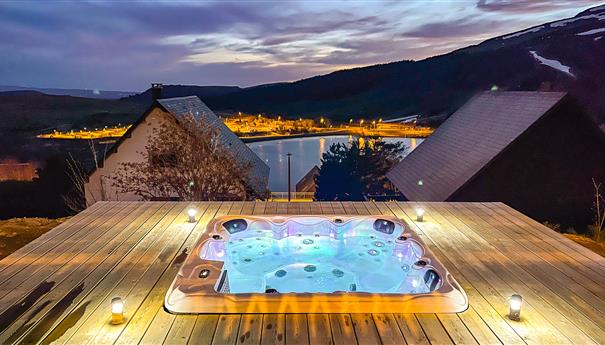 Superb Spa in Super Besse with a magnificent view