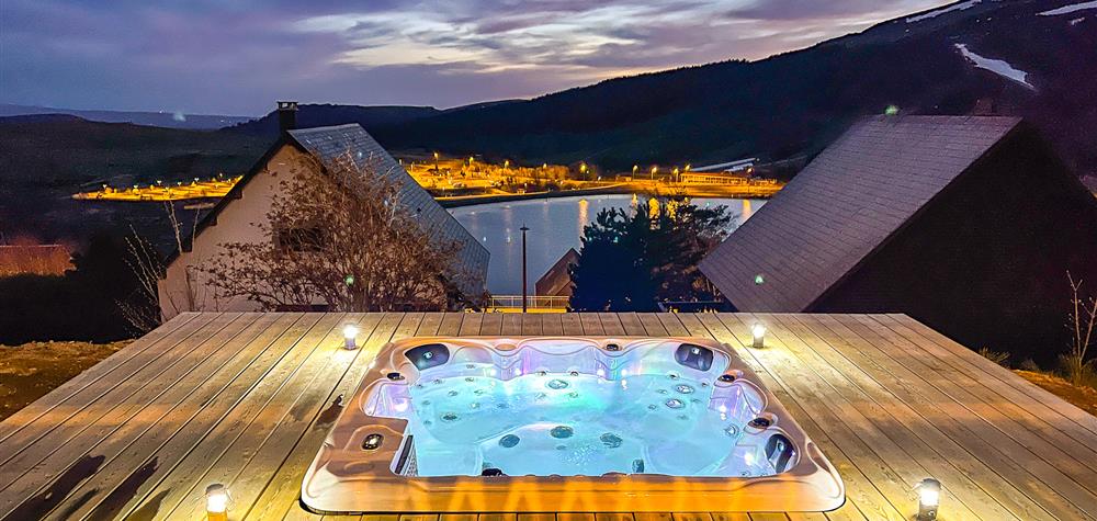 Superb Spa in Super Besse with a magnificent view